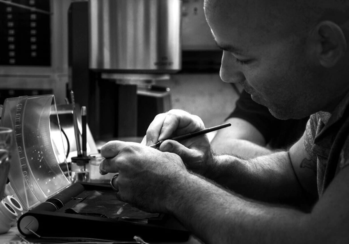 master ceramist making veneers